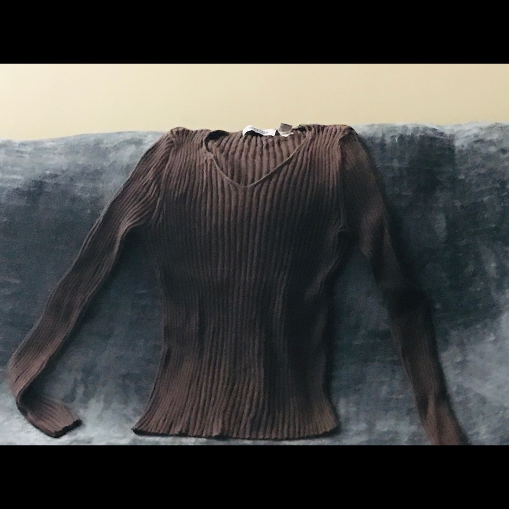 women’s brown v neck sweater